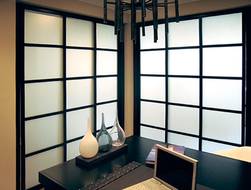 Угловая перегородка в японском стиле с матовым стеклом Йошкар-Ола