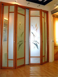 Двери гармошка с матовым рисунком цветок Йошкар-Ола