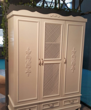 Распашные двери с декоративными накладками Йошкар-Ола